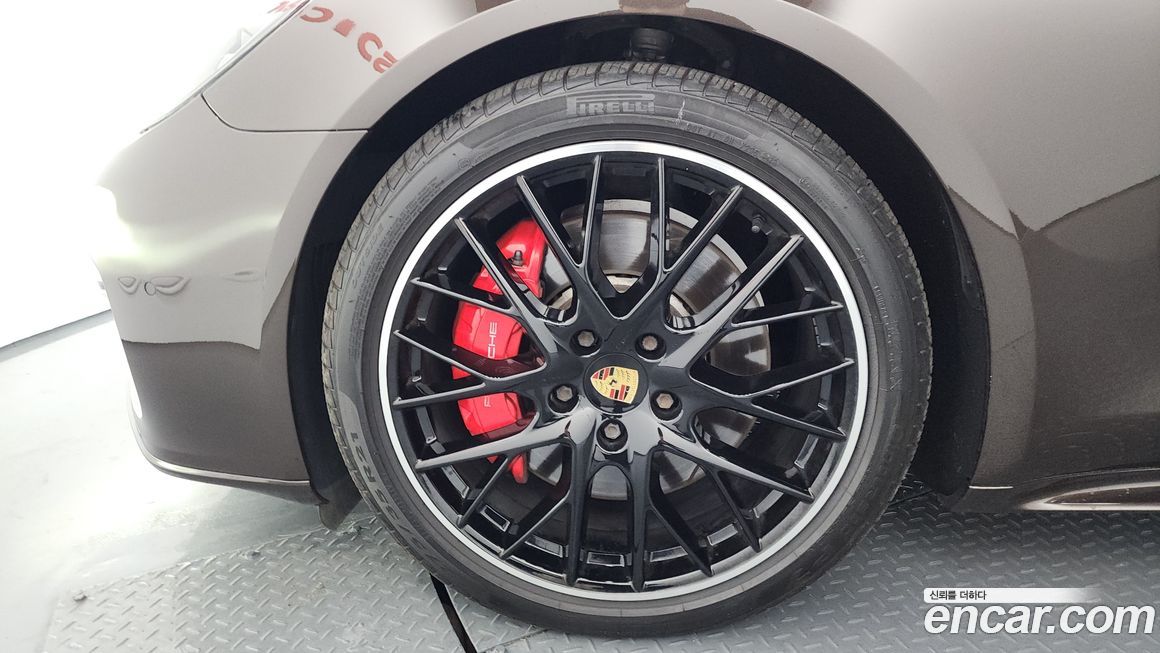 Porsche Panamera 2019