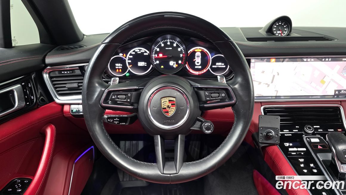 Porsche Panamera 2021