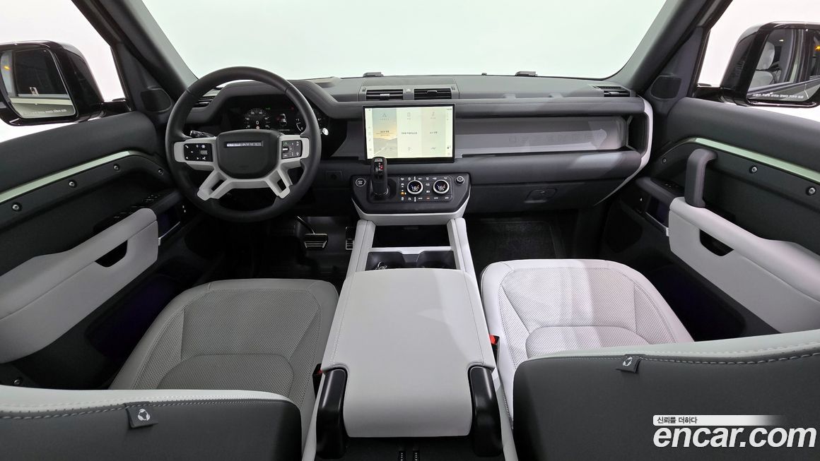 Land Rover Defender 2025