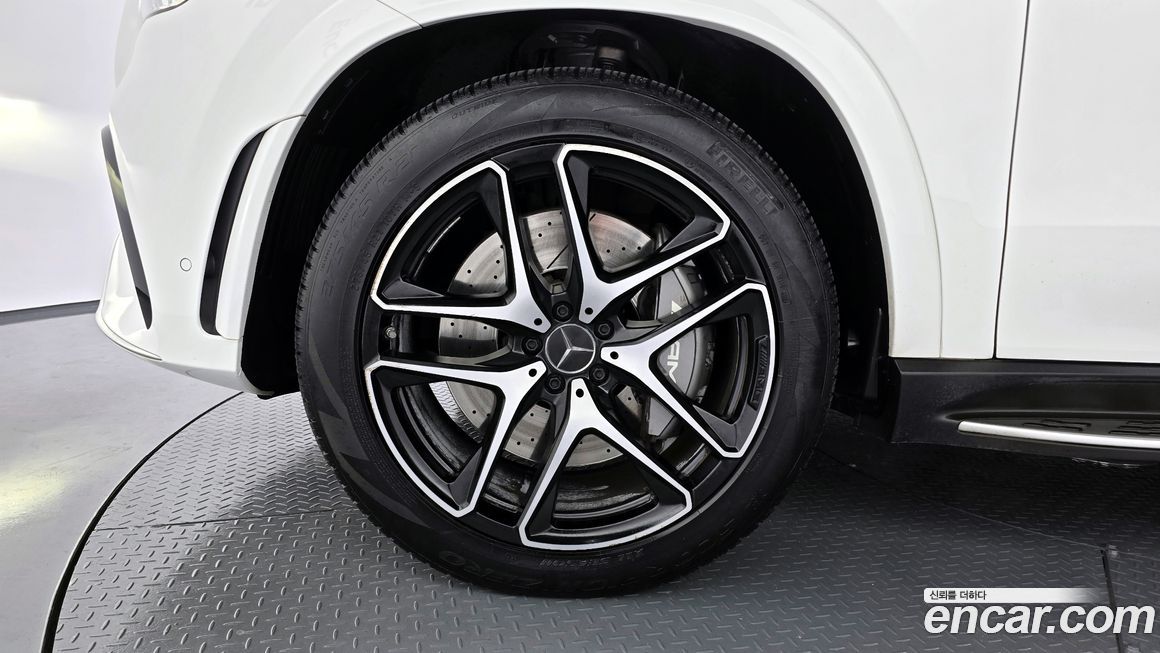 Mercedes-Benz GLE-Class 2021