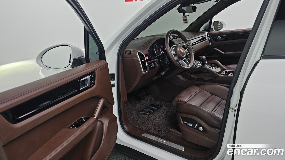 Porsche Cayenne 2021