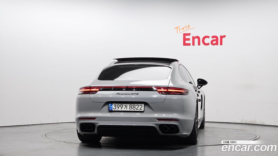 Porsche Panamera 2019