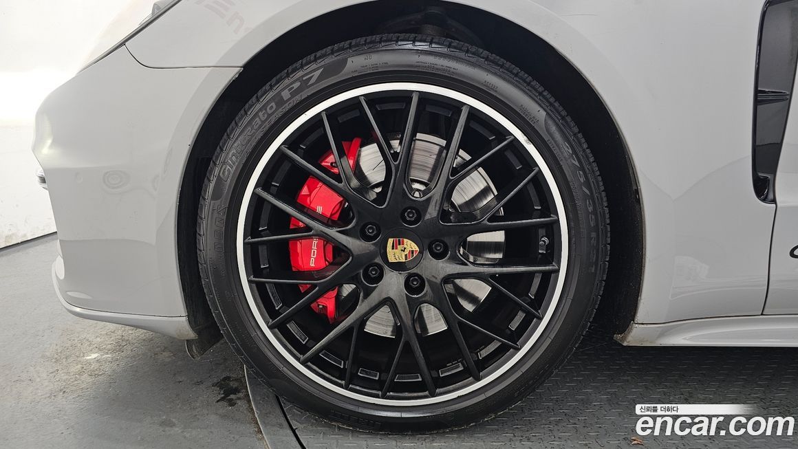 Porsche Panamera 2019