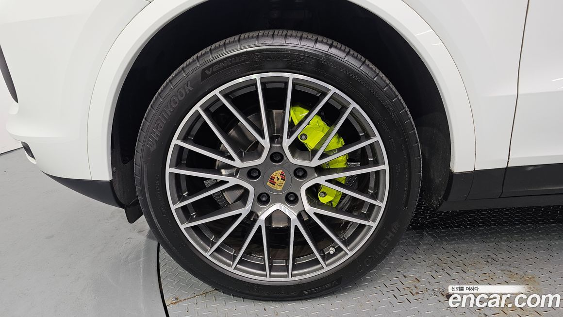 Porsche Cayenne 2021