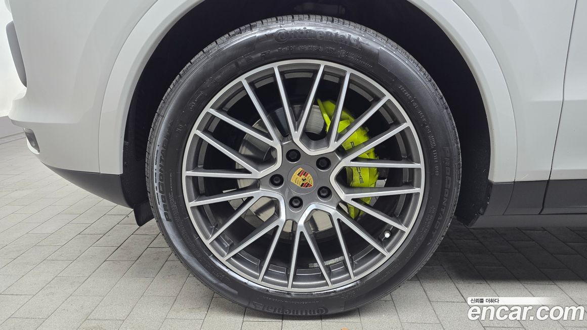 Porsche Cayenne 2021