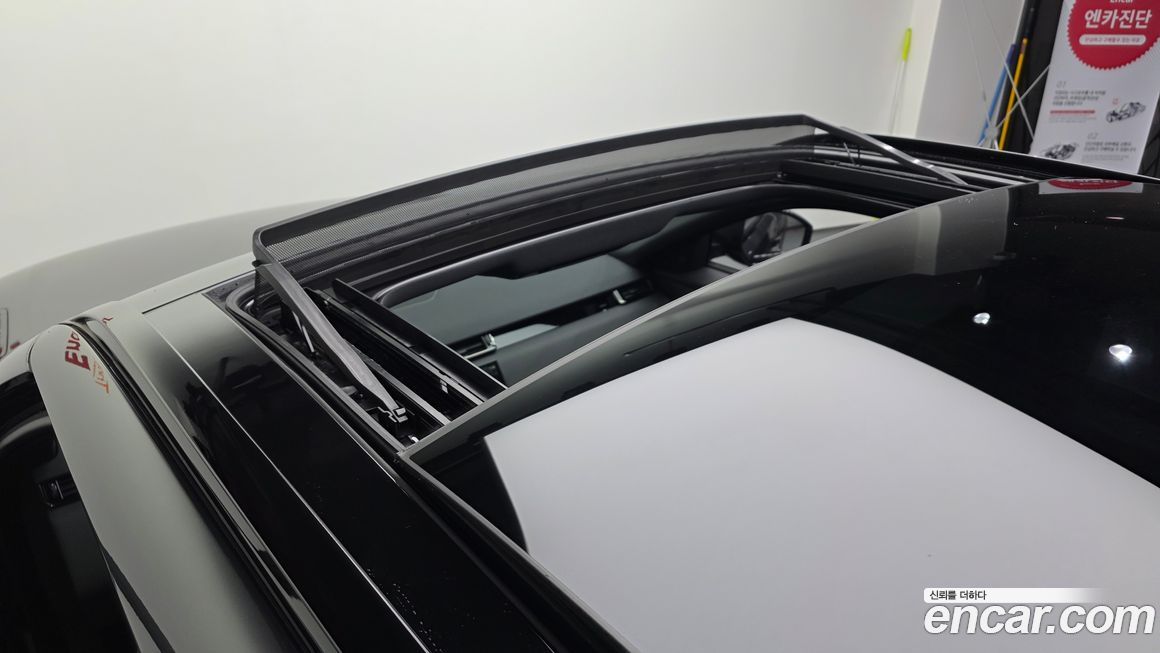 Land Rover Range Rover Velar 2025
