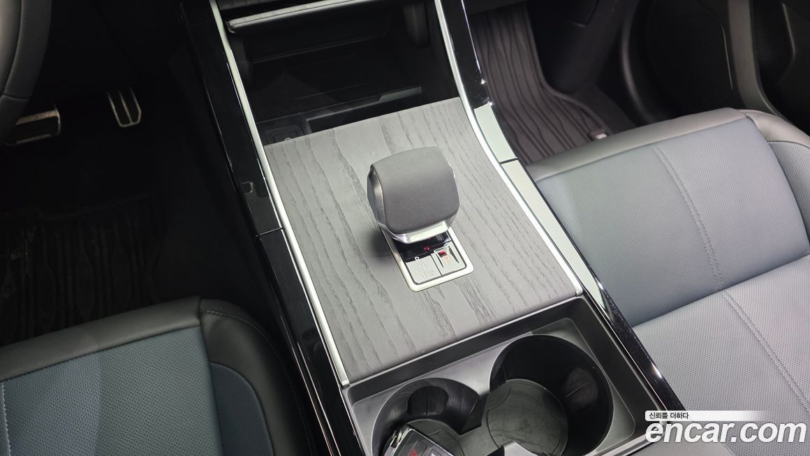 Land Rover Range Rover Velar 2025