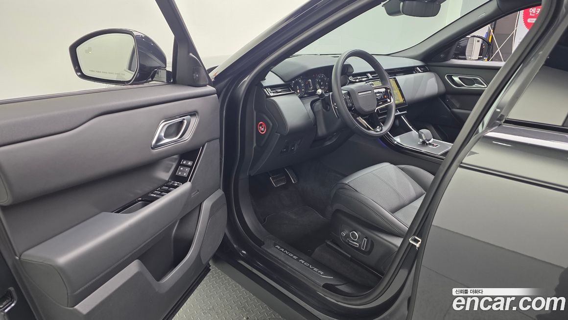 Land Rover Range Rover Velar 2025
