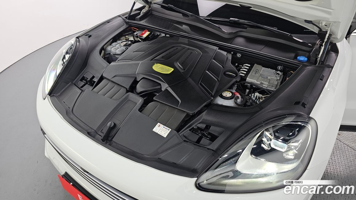 Porsche Cayenne 2021