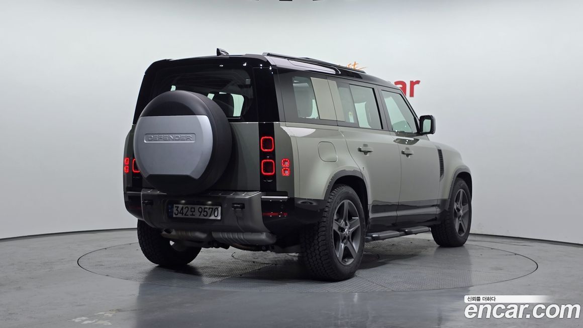 Land Rover Defender 2025