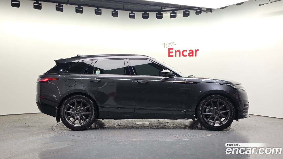 Land Rover Range Rover Velar 2025