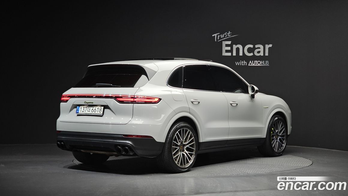 Porsche Cayenne 2021