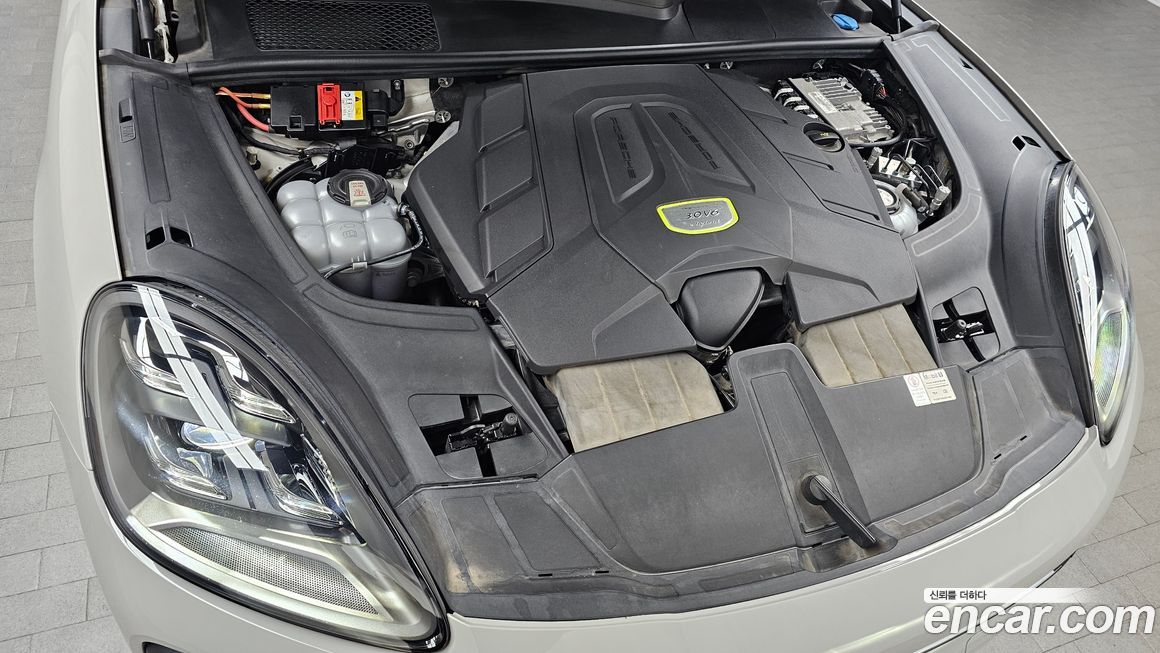 Porsche Cayenne 2021