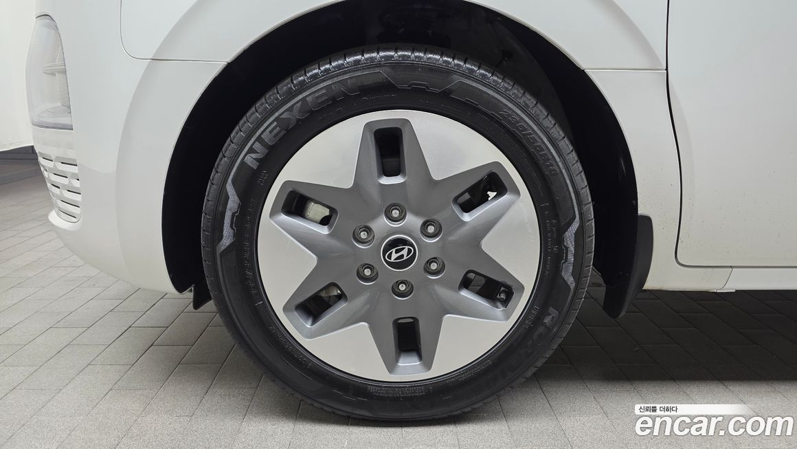Hyundai Staria 2025