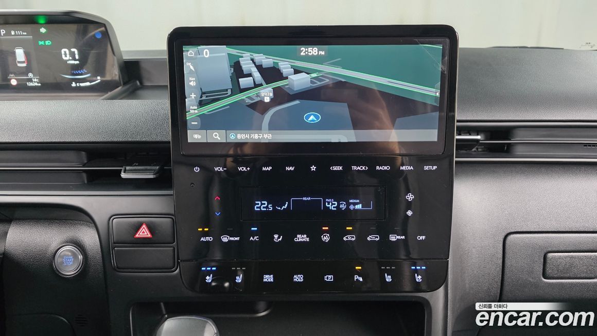 Hyundai Staria 2025