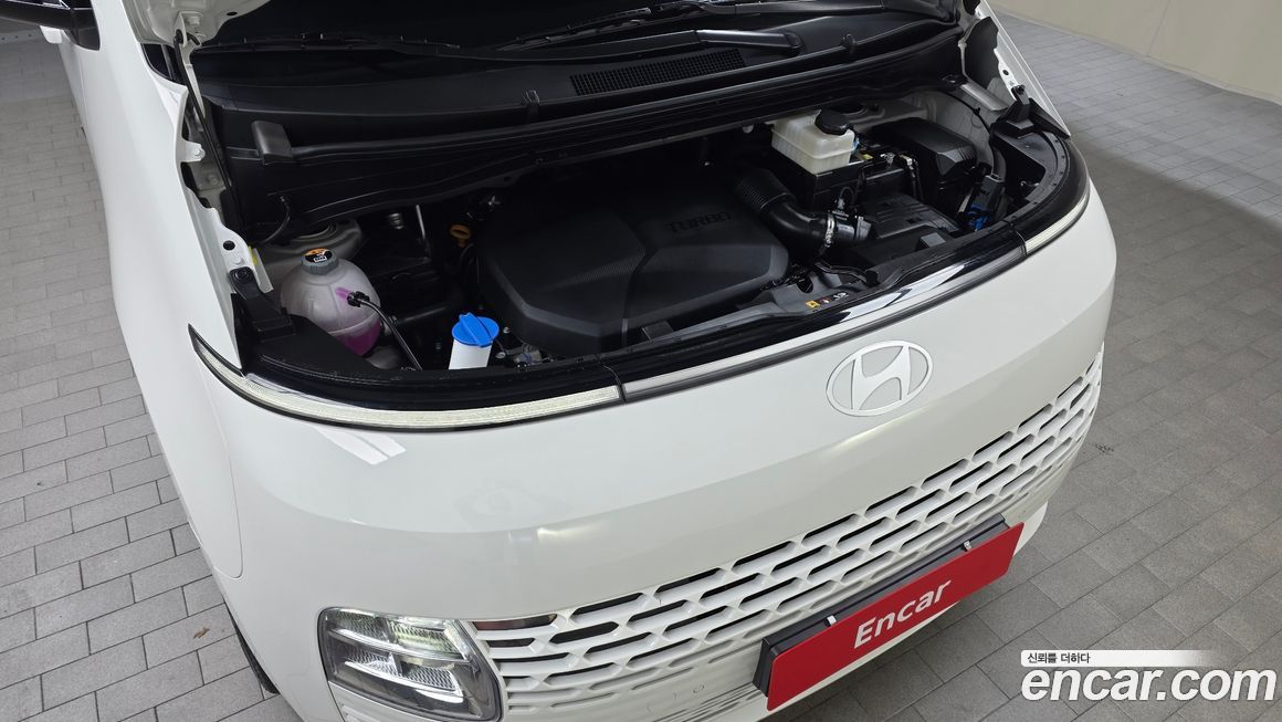 Hyundai Staria 2025