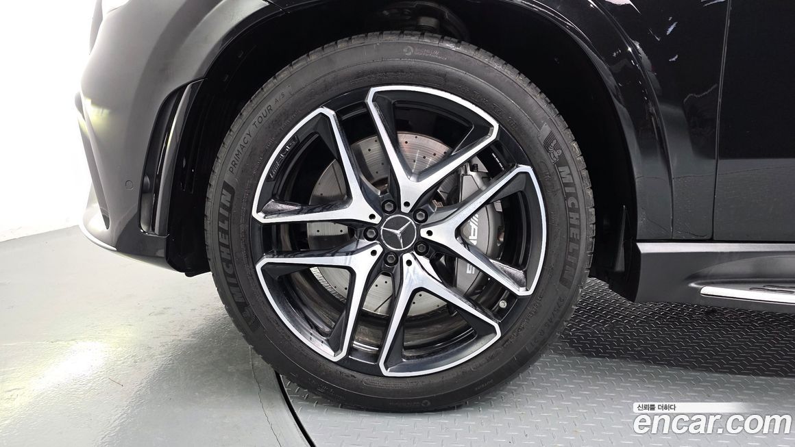 Mercedes-Benz GLE-Class 2023