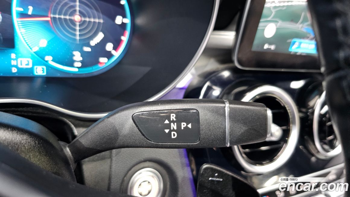 Mercedes-Benz GLC-Class 2021