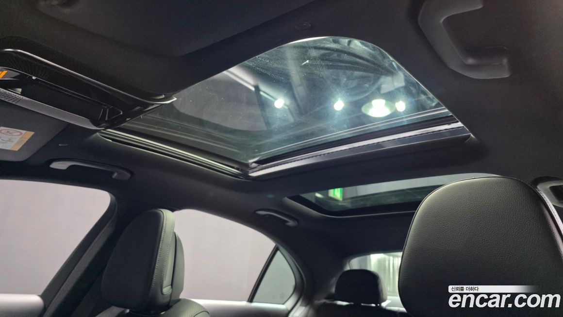 Mercedes-Benz C-Class 2025