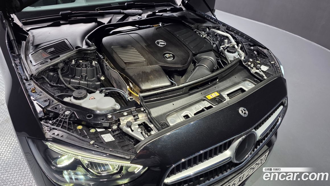 Mercedes-Benz C-Class 2025