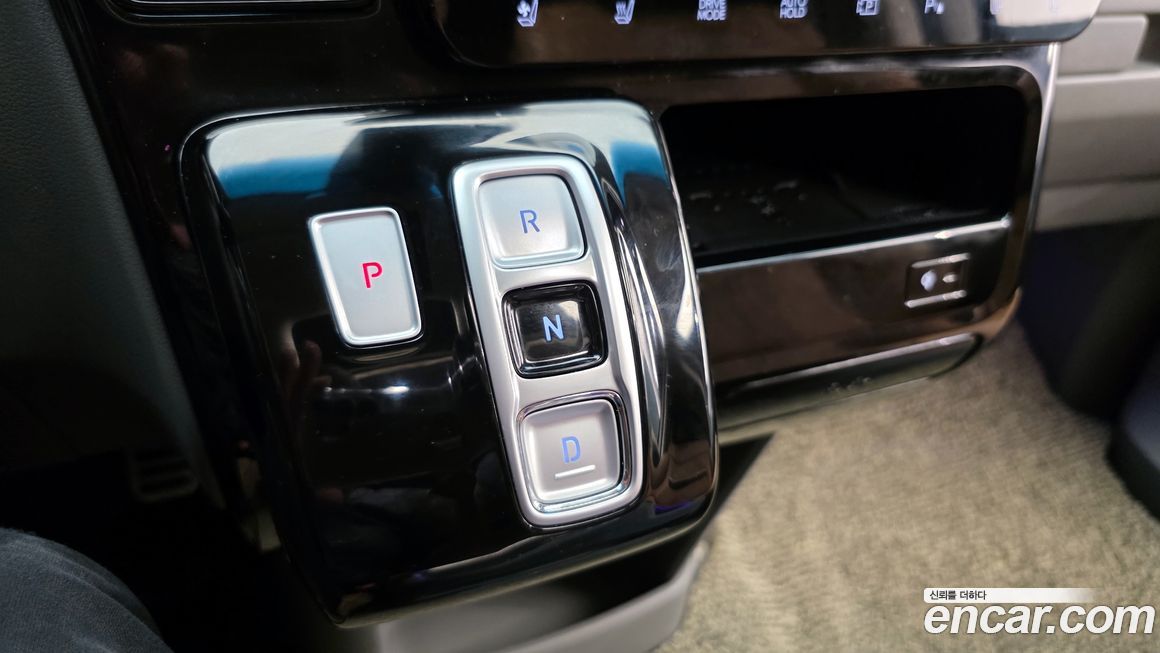 Hyundai Staria 2023