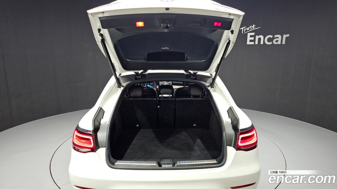 Mercedes-Benz GLC-Class 2021