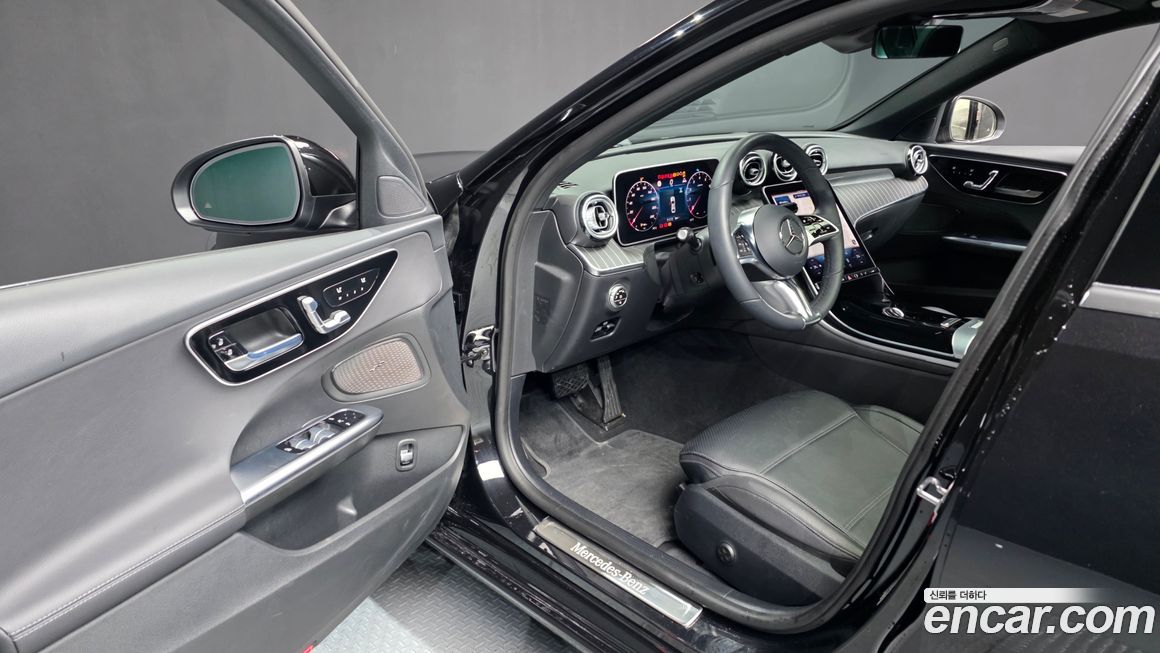 Mercedes-Benz C-Class 2025