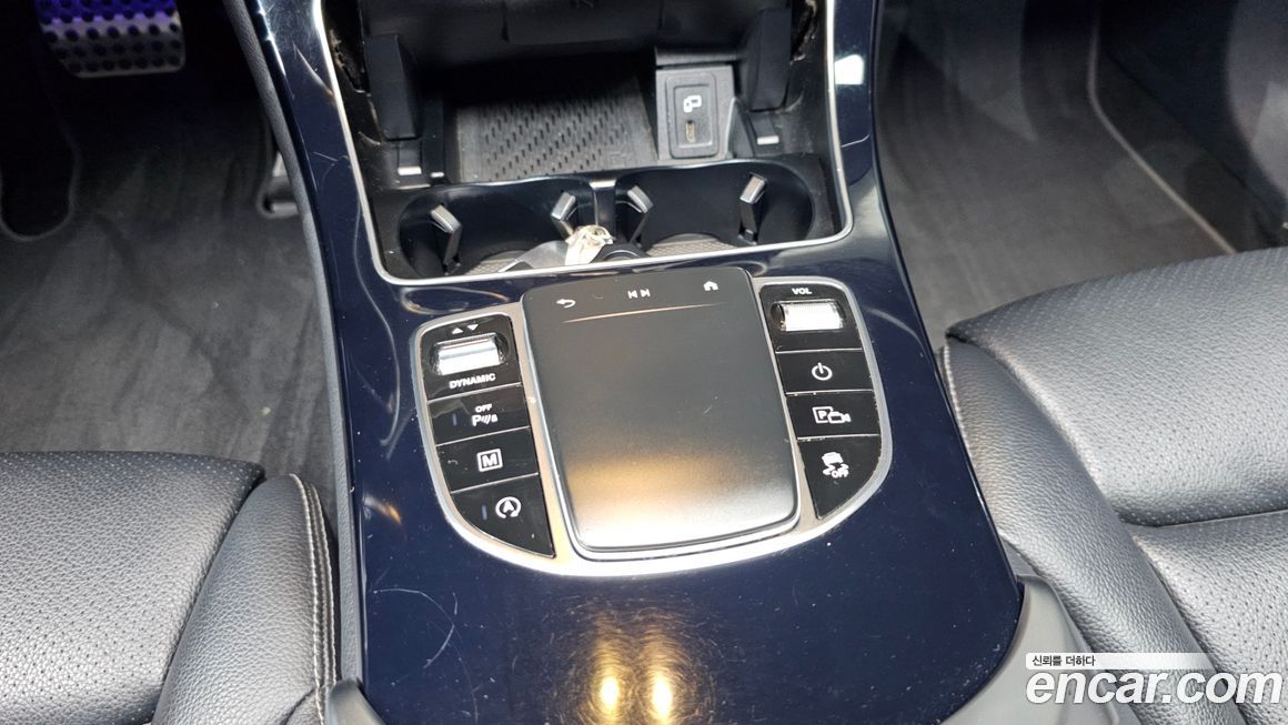 Mercedes-Benz GLC-Class 2021