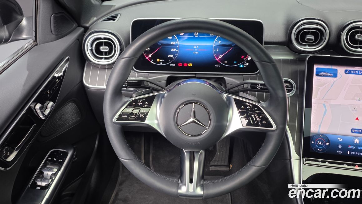 Mercedes-Benz C-Class 2025