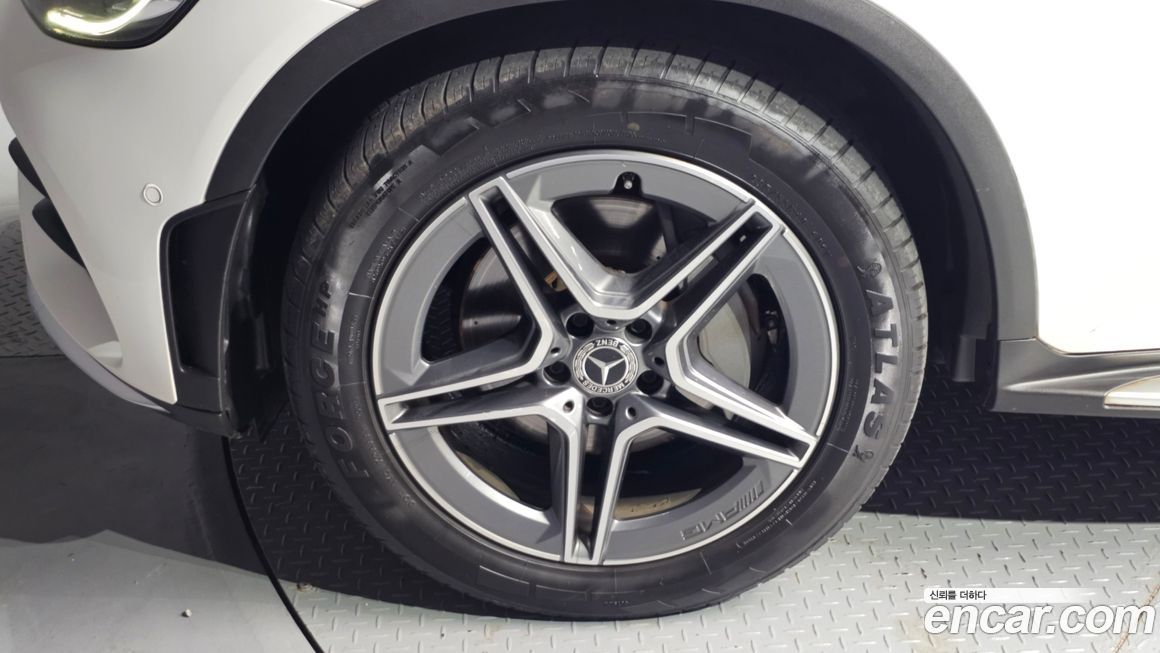 Mercedes-Benz GLC-Class 2021