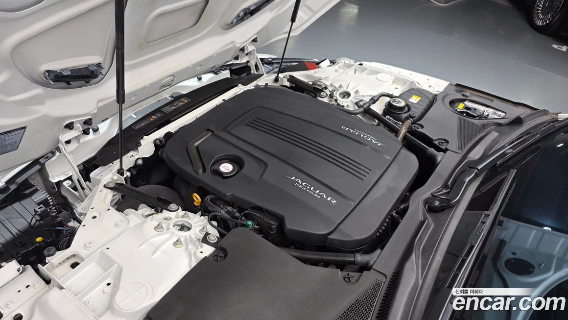 Jaguar F-TYPE 2022