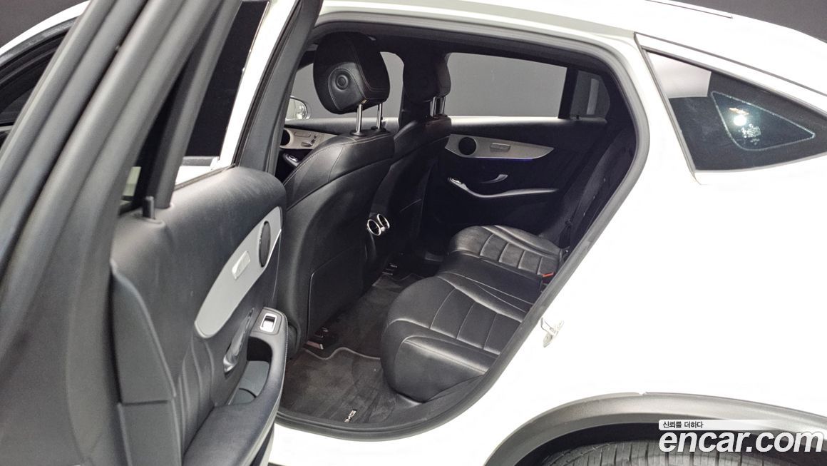 Mercedes-Benz GLC-Class 2021