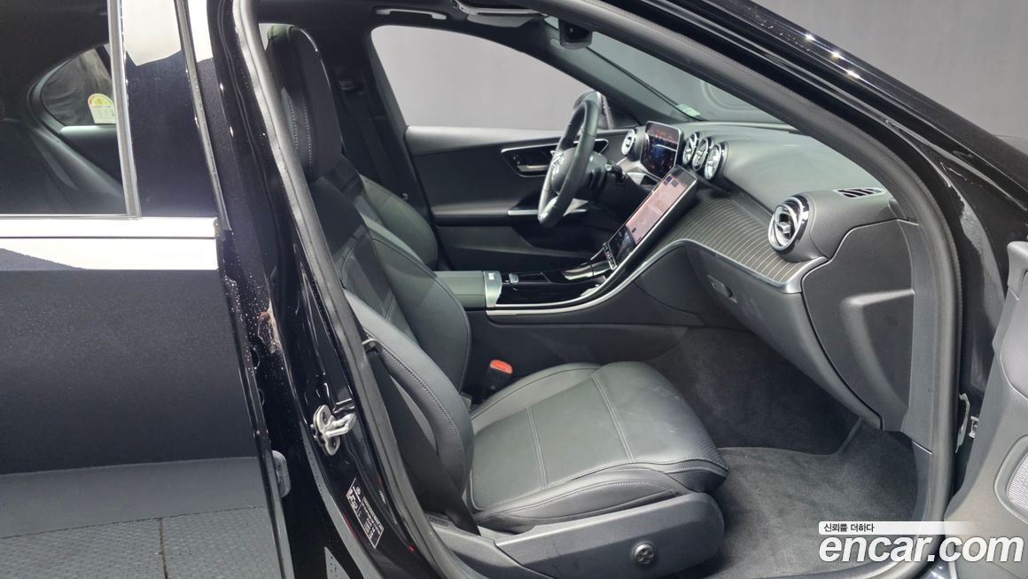 Mercedes-Benz C-Class 2025