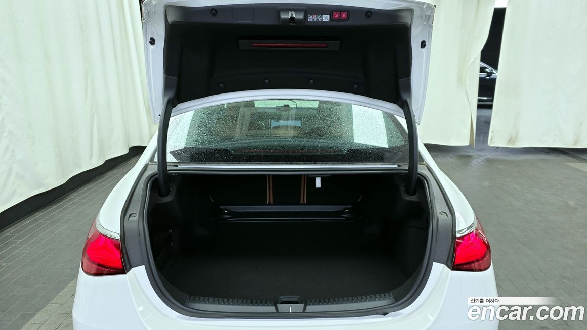 Mercedes-Benz E-Class 2026