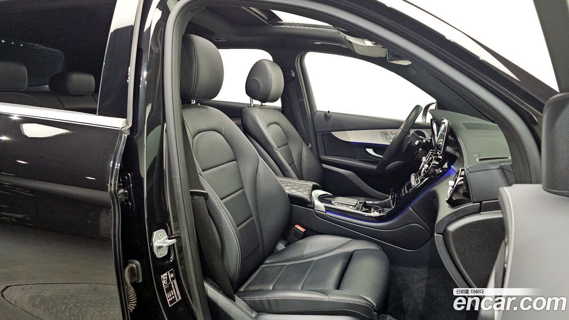 Mercedes-Benz GLC-Class 2021