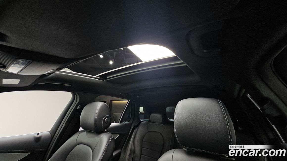 Mercedes-Benz GLC-Class 2021