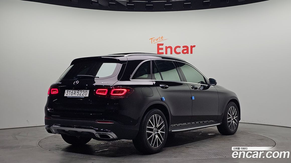 Mercedes-Benz GLC-Class 2021