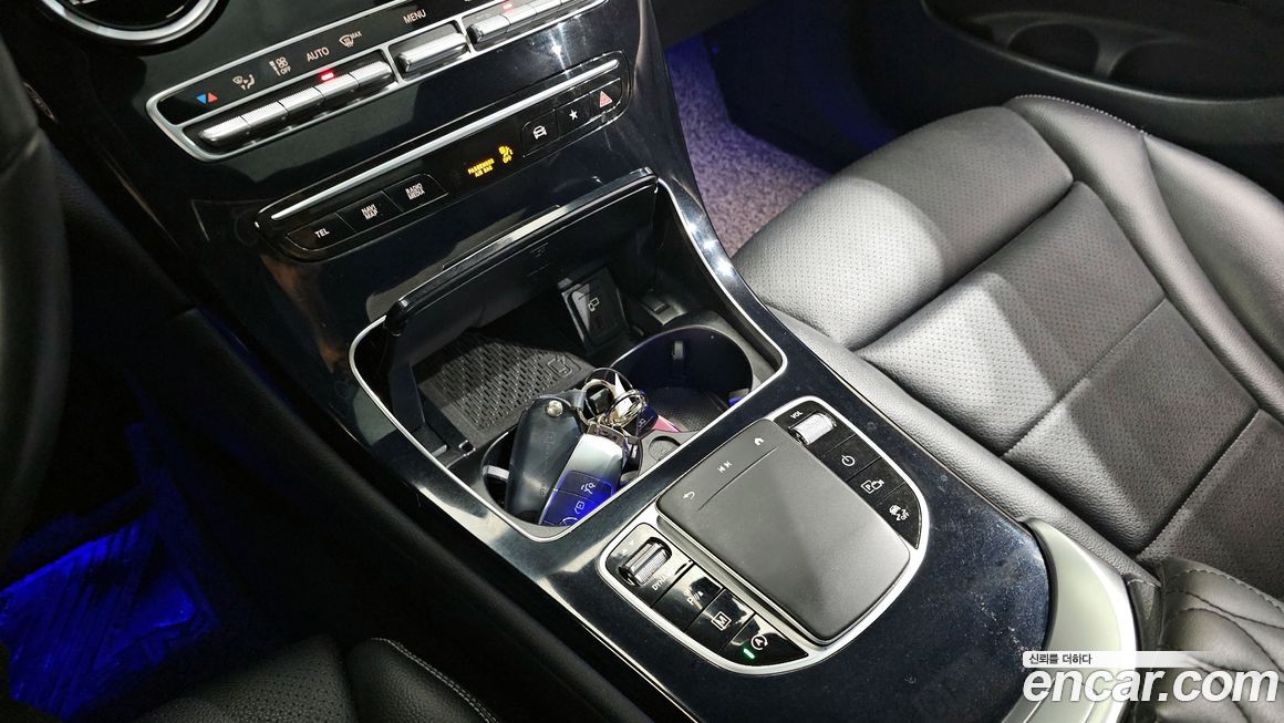 Mercedes-Benz GLC-Class 2021