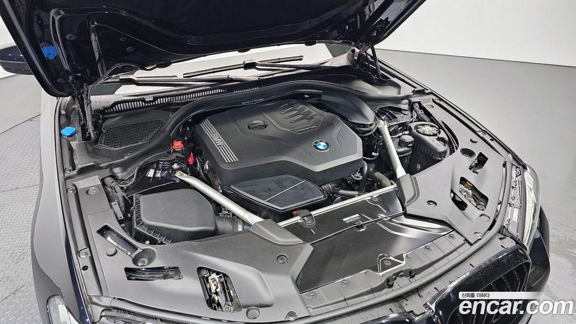 BMW 5-Series 2023