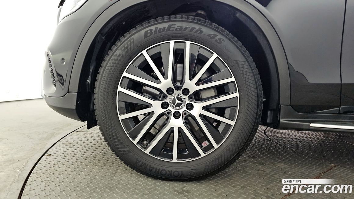 Mercedes-Benz GLC-Class 2021