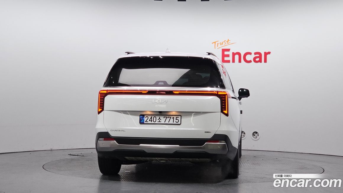 Kia Canival 2024