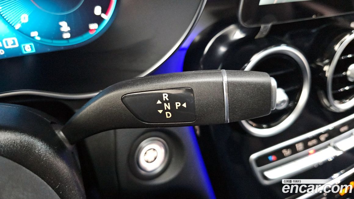 Mercedes-Benz GLC-Class 2021