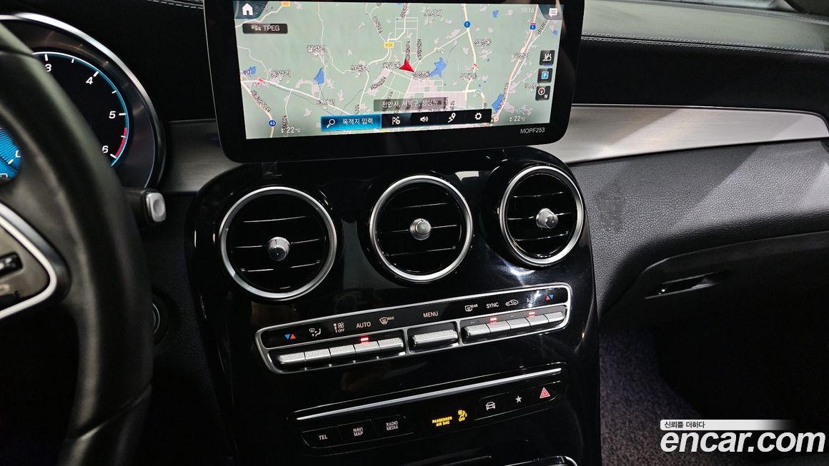 Mercedes-Benz GLC-Class 2021