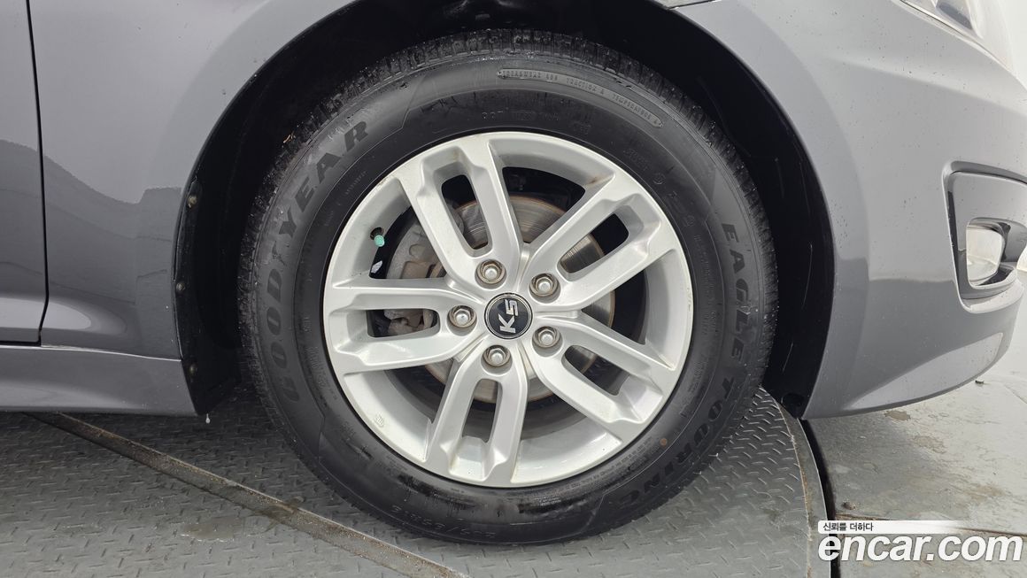Kia K5 2011