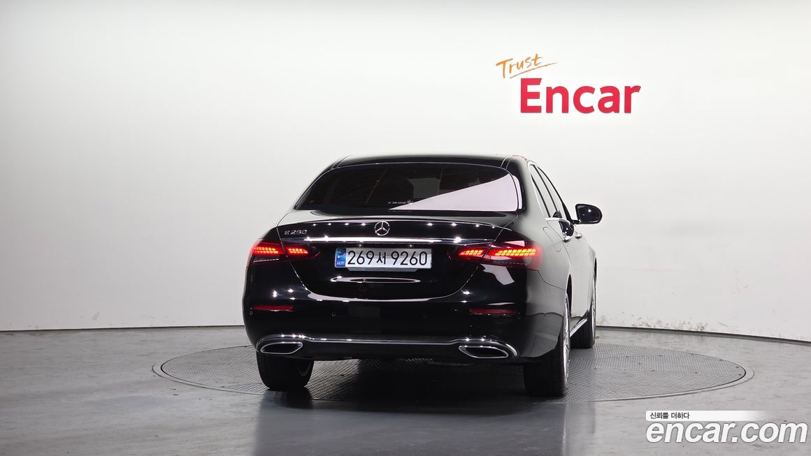 Mercedes-Benz E-Class 2022