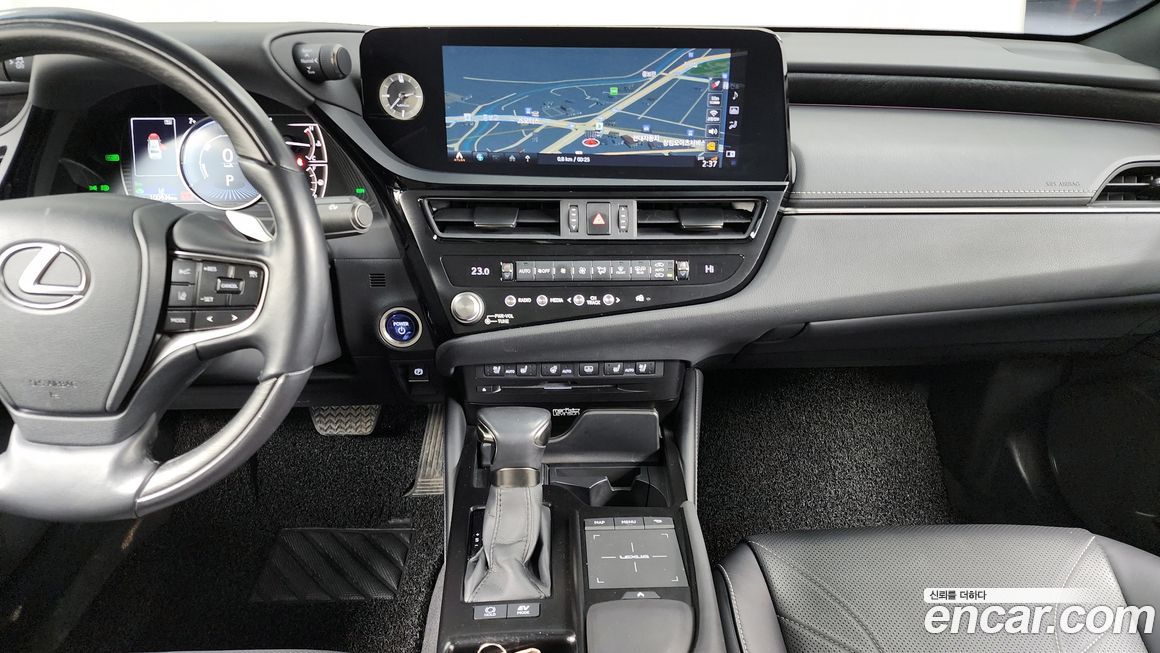 Lexus ES 2022