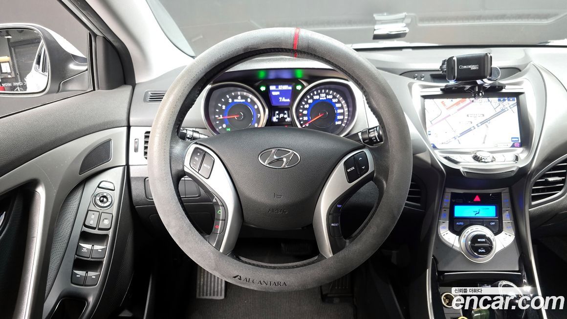 Hyundai AVANTE 2012
