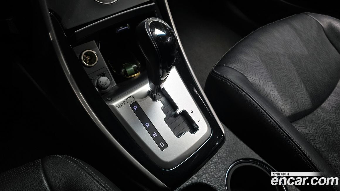 Hyundai AVANTE 2012