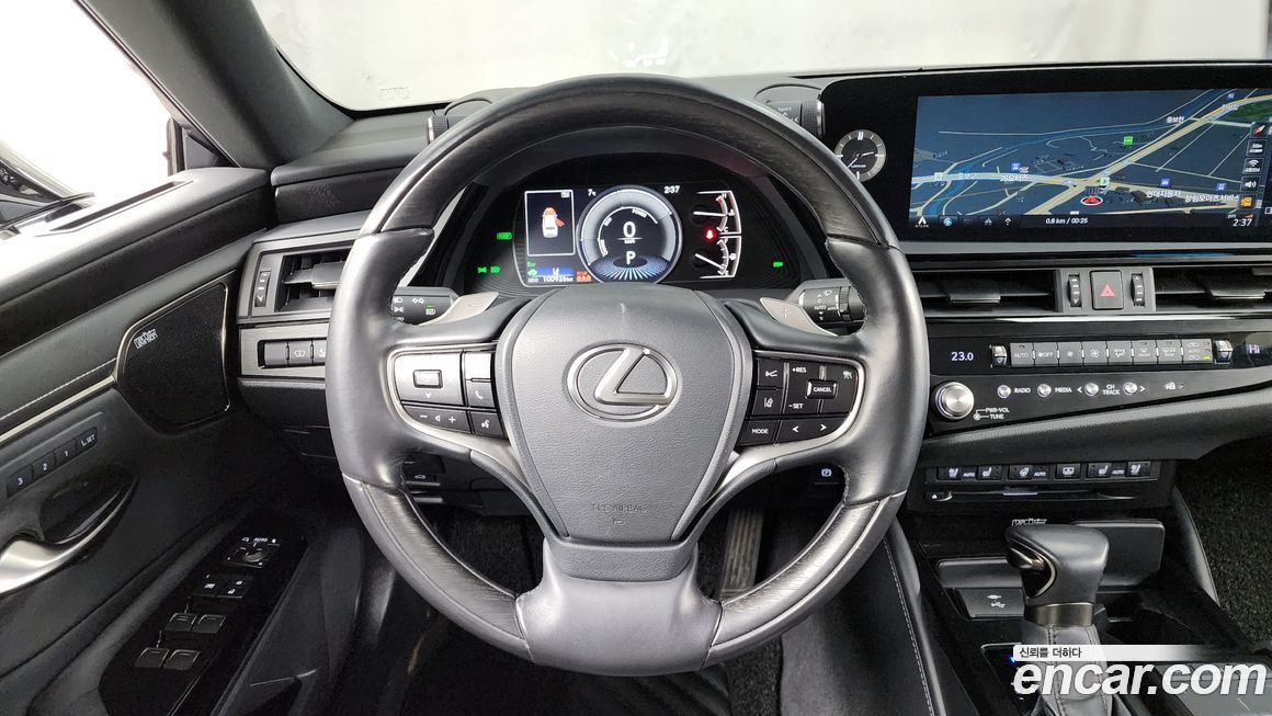 Lexus ES 2022