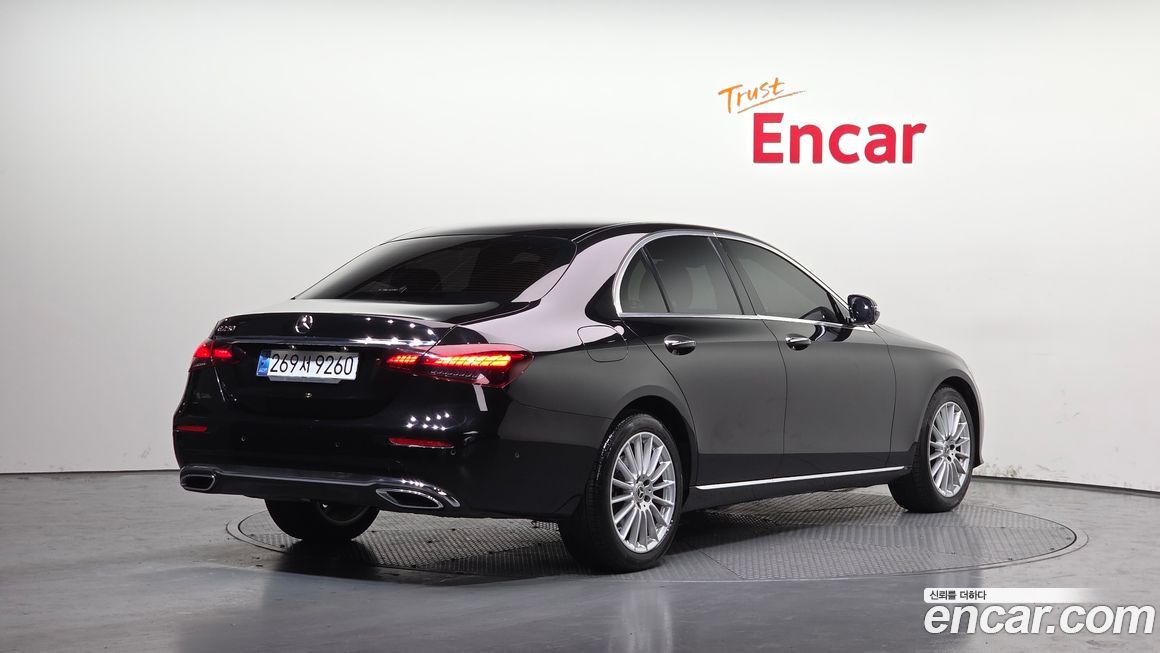 Mercedes-Benz E-Class 2022